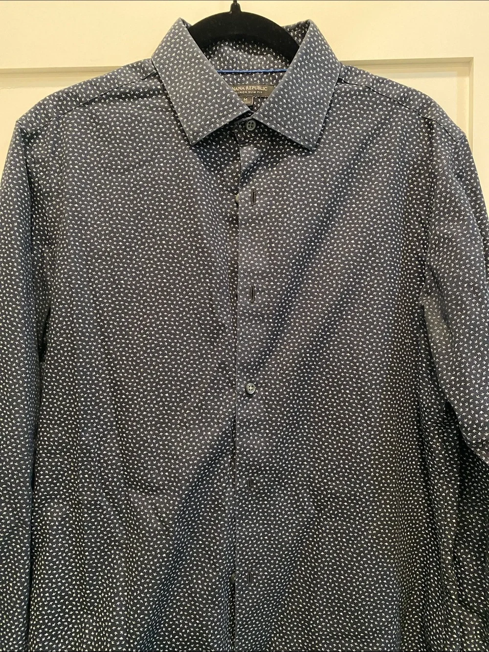 Black with white print Banana Republic non-iron slim fit men’s shirt